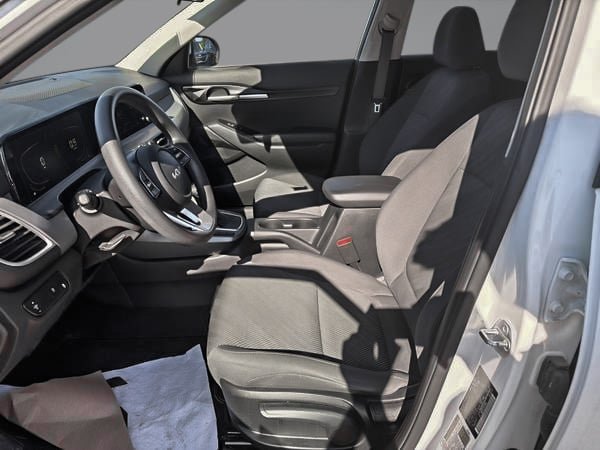2024 Kia Seltos LX FWD-12