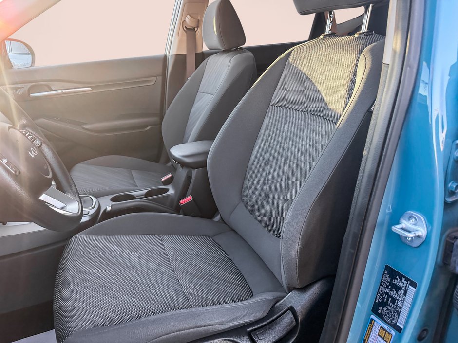 2024 Kia Seltos LX AWD-12