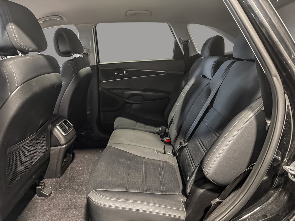 2016 Kia Sorento LX+-23