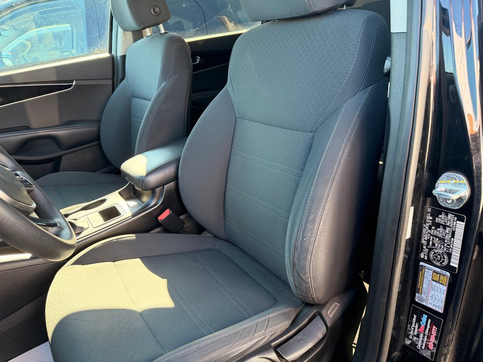 Kia Sorento LX 2.4L 2020-12