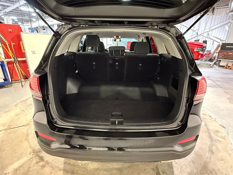 Kia Sorento LX 2020-24