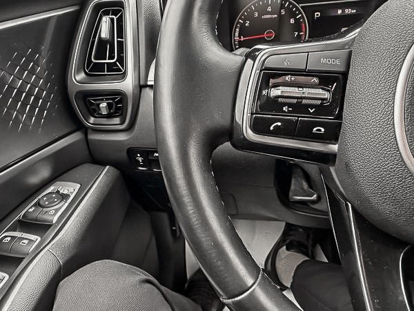 2021 Kia Sorento LX PREMIUM-17