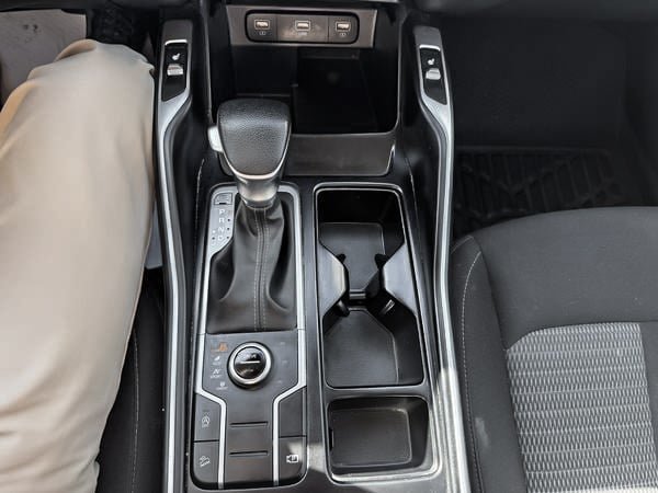 2021 Kia Sorento LX PLUS-23