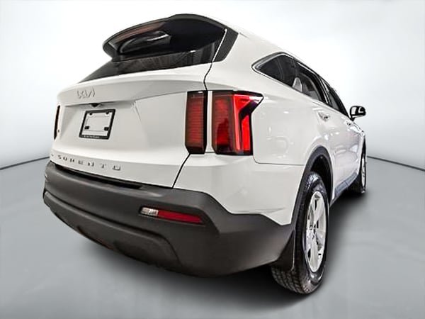2022 Kia Sorento lx +-2