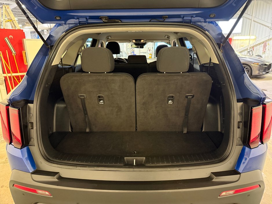 2023 Kia Sorento LX PREMIUM-24
