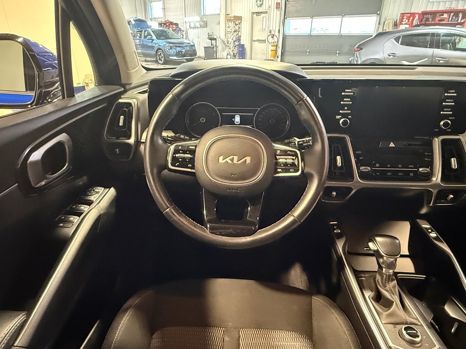 2023 Kia Sorento LX PREMIUM-13