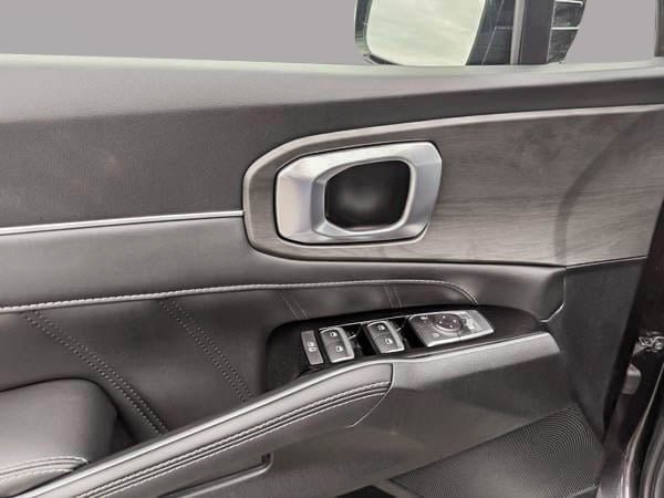 2025 Kia Sorento X-LINE AWD-24