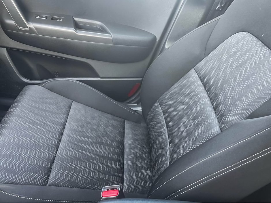 Kia Sportage LX FWD 2020-24