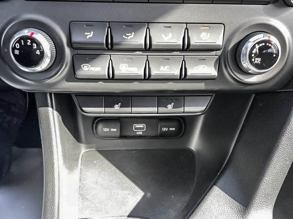 Kia Sportage LX 2021-17