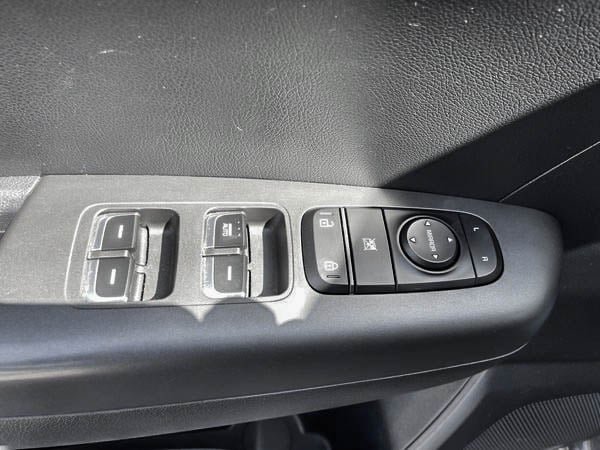 2021 Kia Sportage LX-8