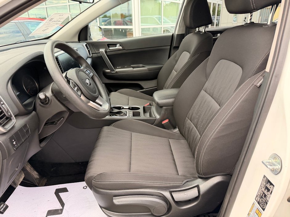2021 Kia Sportage LX AWD-12