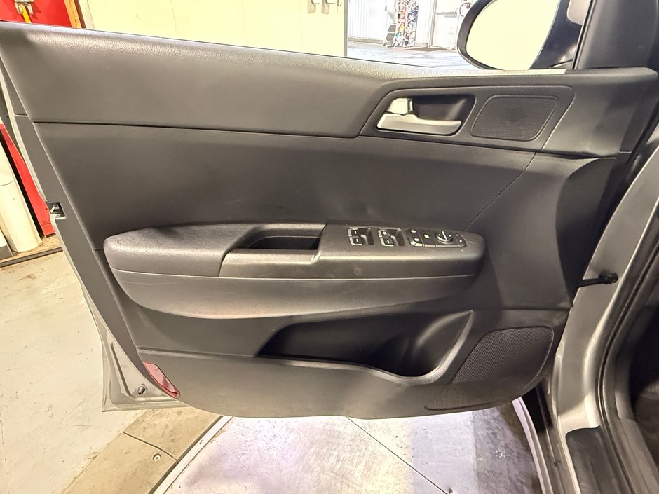 Kia Sportage LX 2021-10
