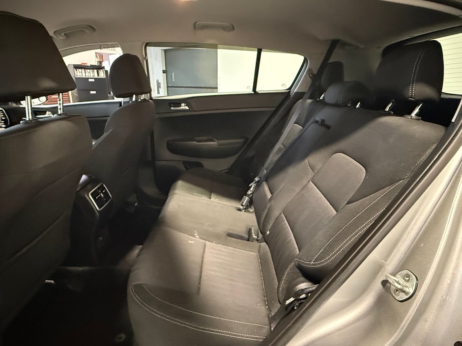2021 Kia Sportage LX-23