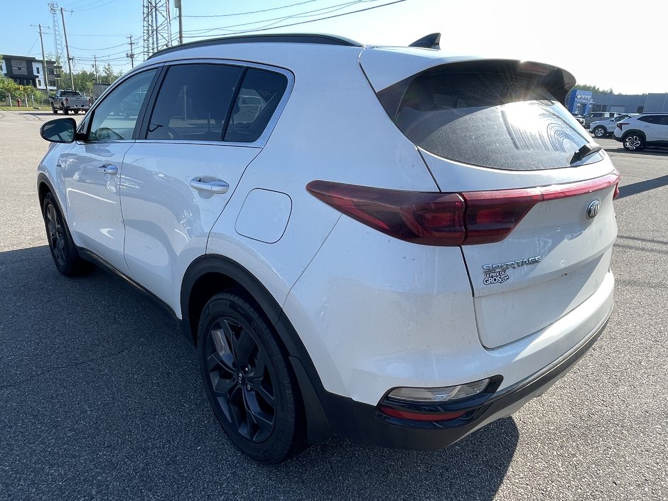 Kia Sportage EX 2022-3