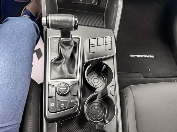 Kia Sportage LX AWD 2023-21