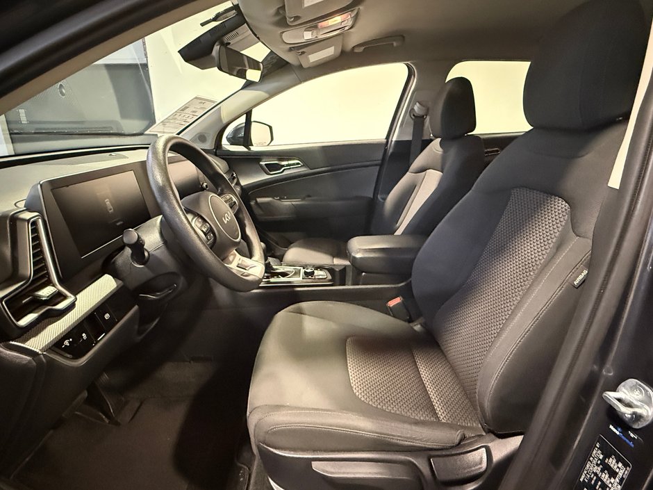 2023 Kia Sportage LX-12