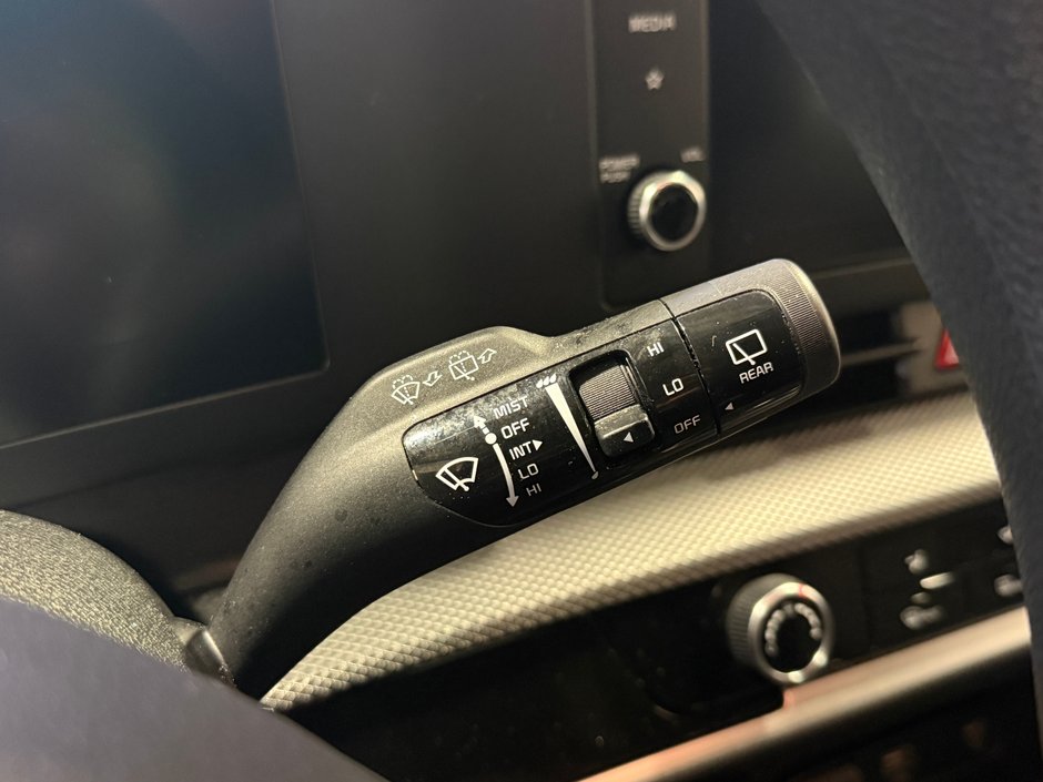 2023 Kia Sportage LX-17