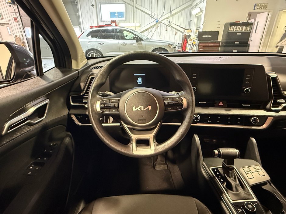 2023 Kia Sportage LX-13