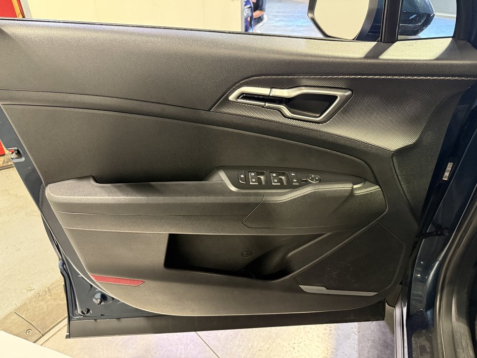 2025 Kia Sportage LX-10