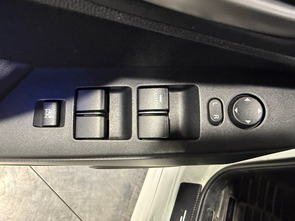 2012 Mazda 3 Sport GS SKY-11