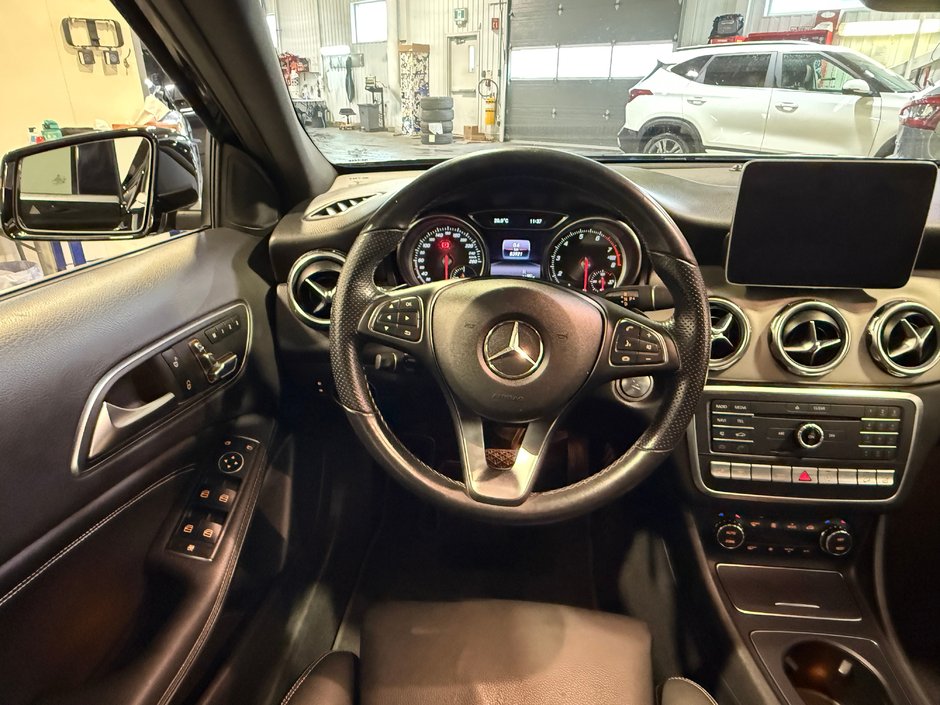 Mercedes-Benz GLA 250 2019-15
