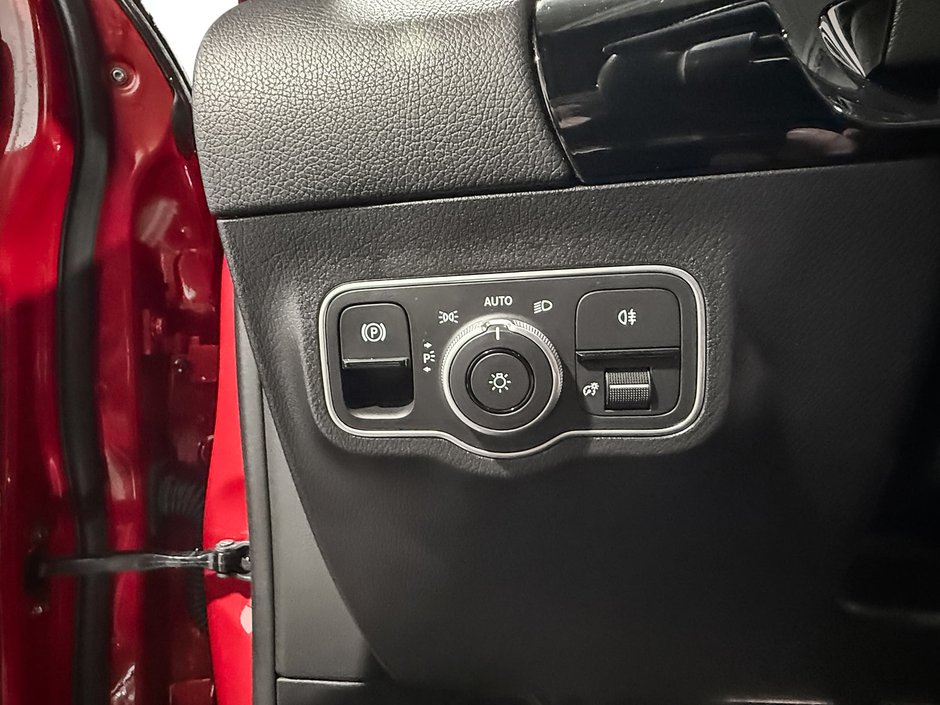 2025 Mercedes-Benz GLA 250 4MATIC-13