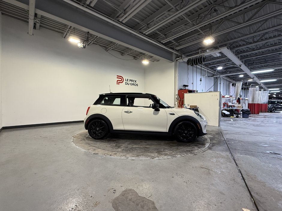 2020 MINI 3 portes Base-1