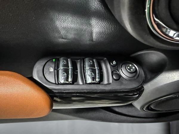 2023 MINI 5 portes Cooper S-12