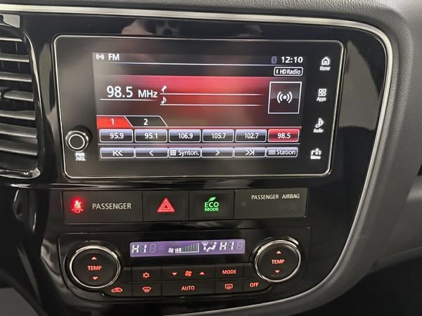 Mitsubishi Outlander PHEV SE AWD 2018-17