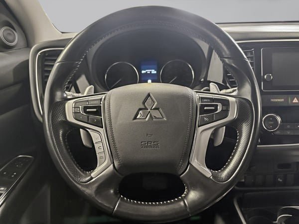 Mitsubishi Outlander PHEV SE AWD 2018-13