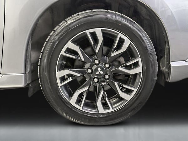 Mitsubishi Outlander PHEV SE AWD 2018-9