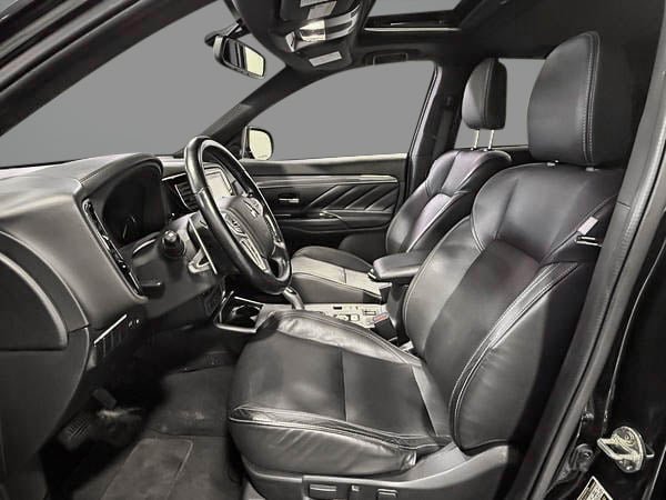 Mitsubishi Outlander PHEV SEL 2020-13