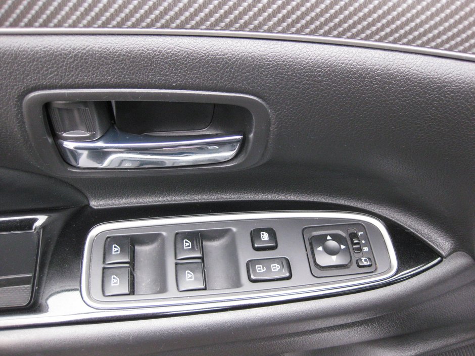 Mitsubishi Outlander PHEV SEL 2020-8