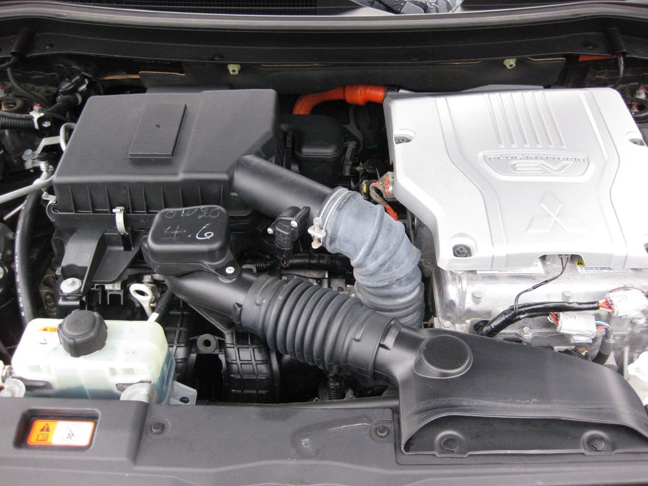 Mitsubishi Outlander PHEV SEL 2020-24