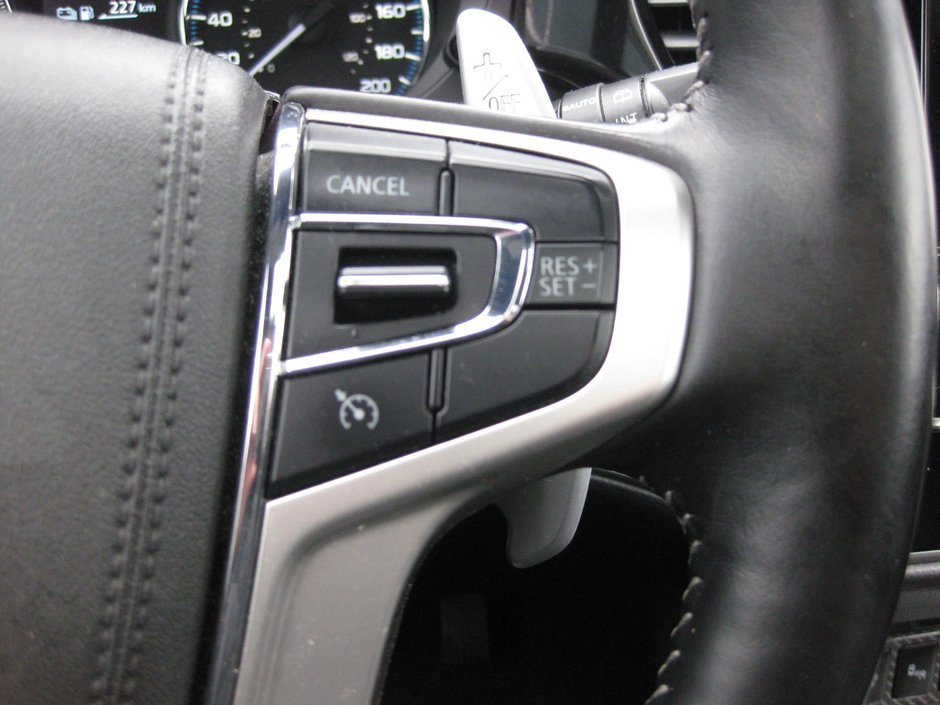 Mitsubishi Outlander PHEV SEL 2020-13