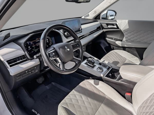 Mitsubishi Outlander PHEV GT AWD 2023-13