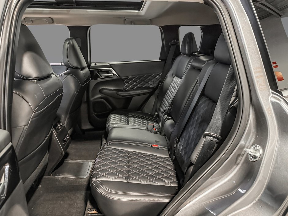 Mitsubishi Outlander Plug-In Hybrid SEL 2024-25