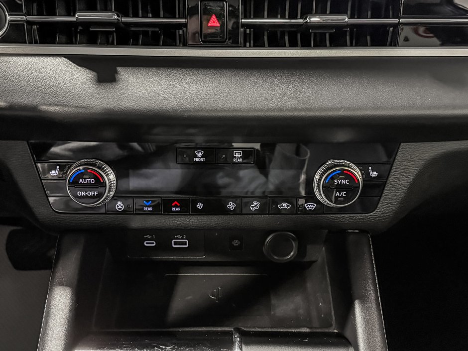 Mitsubishi Outlander Plug-In Hybrid SEL 2024-23