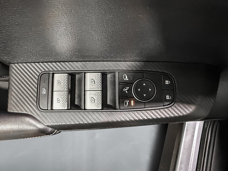 Mitsubishi Outlander Plug-In Hybrid SEL 2024-12