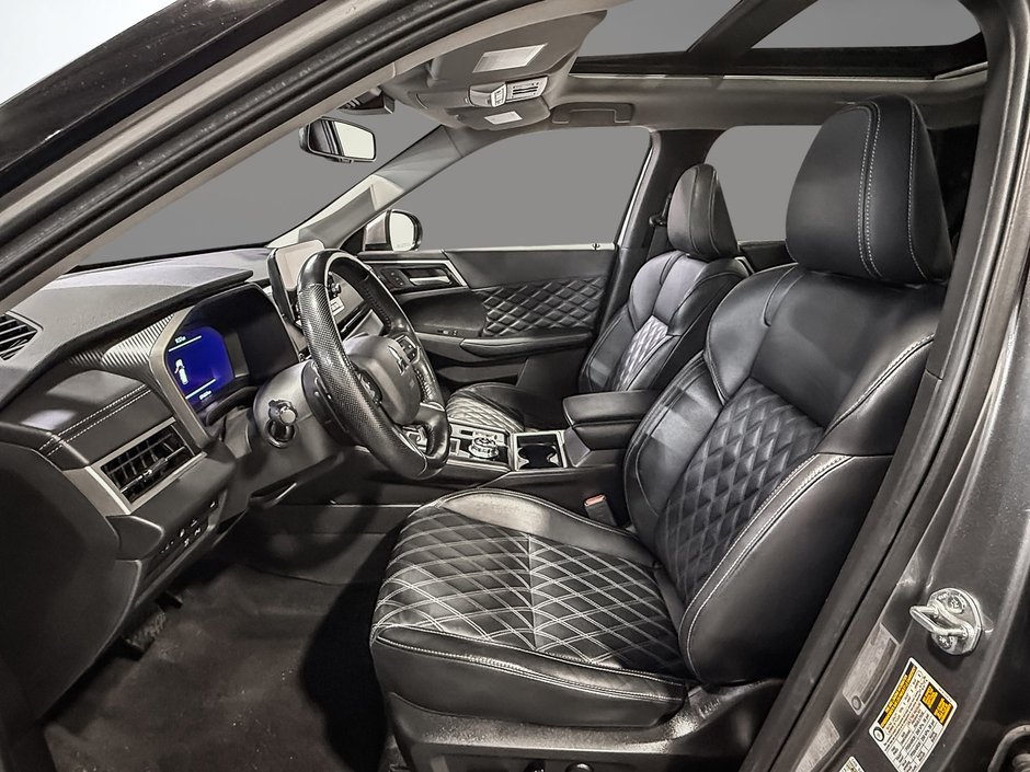Mitsubishi Outlander Plug-In Hybrid SEL 2024-14