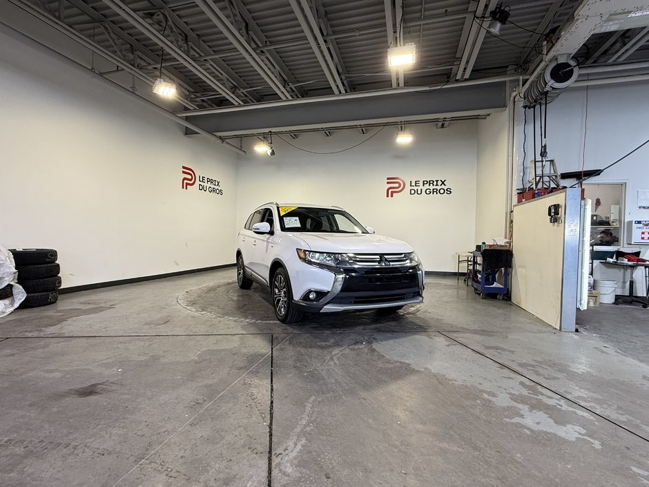 2017 Mitsubishi Outlander SE-0