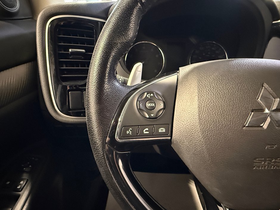 2017 Mitsubishi Outlander SE-15