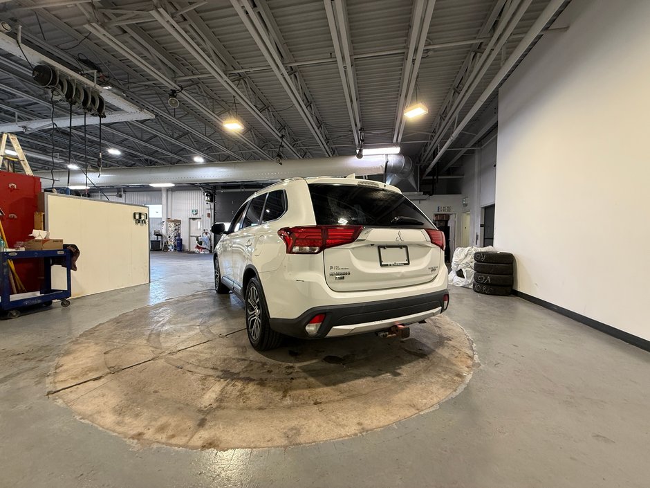 2017 Mitsubishi Outlander SE-4