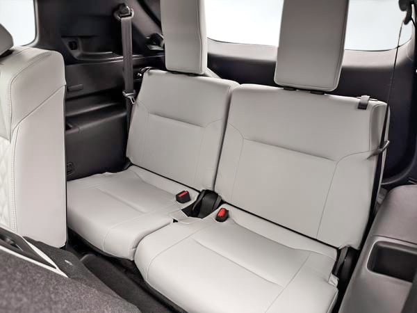 2022 Mitsubishi Outlander SEL-29