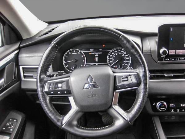 2022 Mitsubishi Outlander ES-11