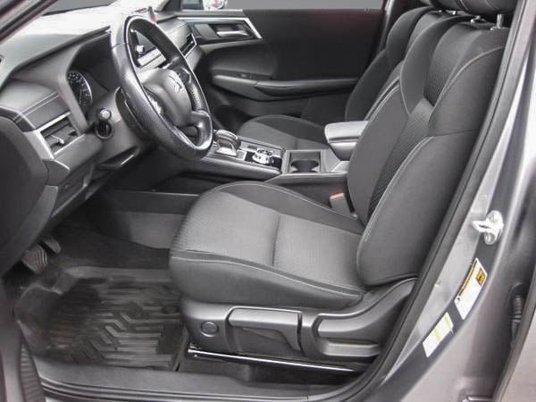 2022 Mitsubishi Outlander ES-9
