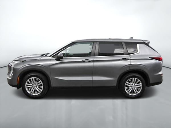2022 Mitsubishi Outlander ES-2