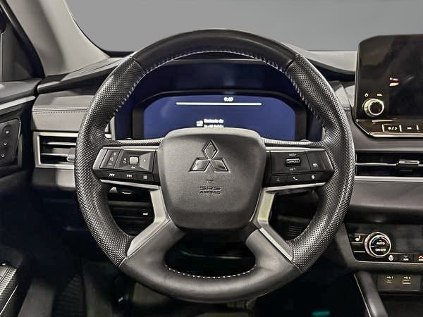 Mitsubishi Outlander SEL 2023-14