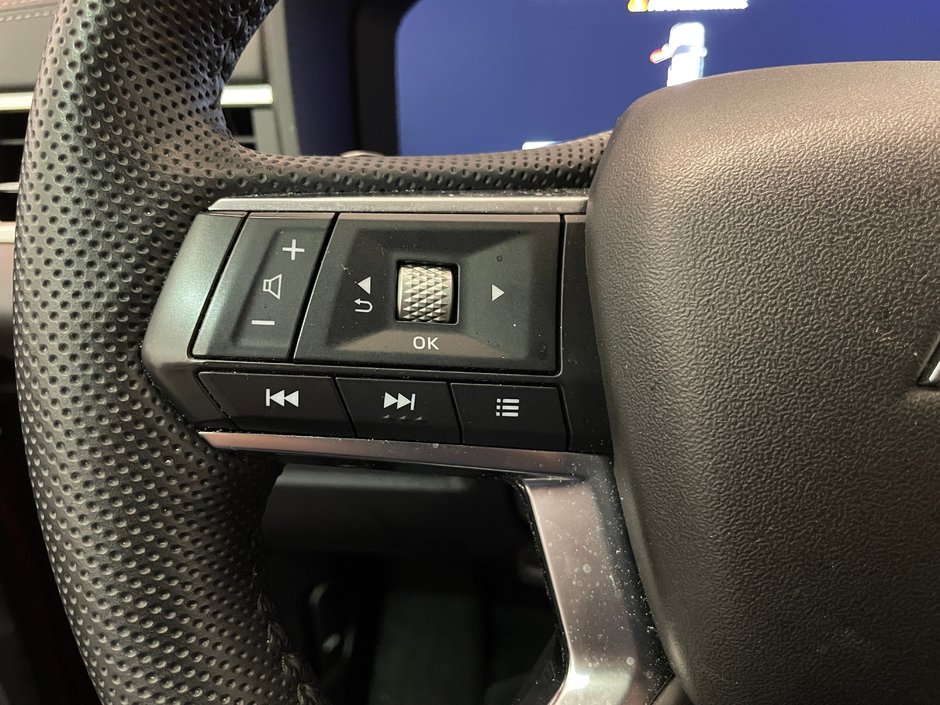 Mitsubishi Outlander SEL AWD / 7 PASSAGERS 2023-14