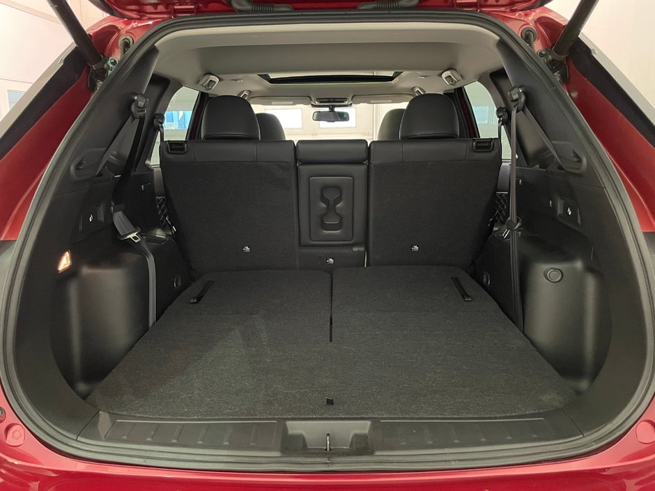 Mitsubishi Outlander SEL AWD / 7 PASSAGERS 2023-31